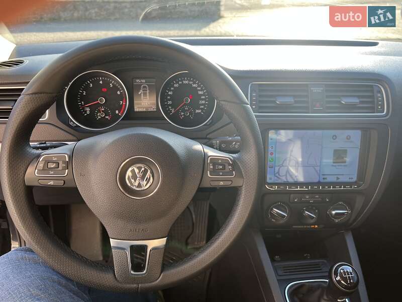 Седан Volkswagen Jetta 2014 в Хмельницком