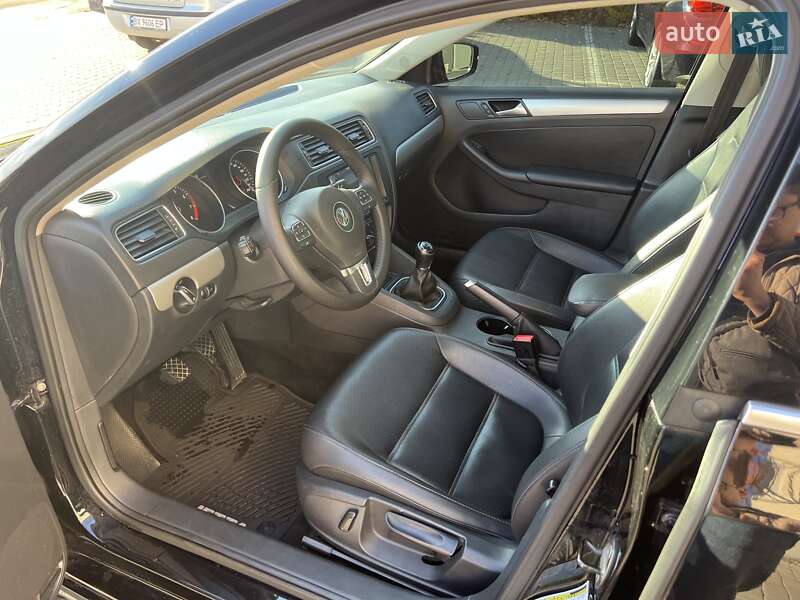 Седан Volkswagen Jetta 2014 в Хмельницком