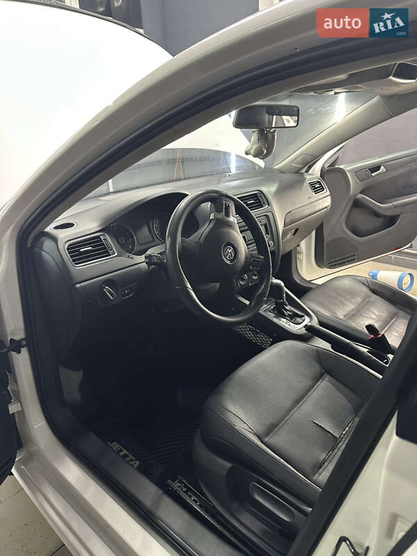 Седан Volkswagen Jetta 2012 в Киеве фото 5 Седан Volkswagen Jetta 2012 в Киеве