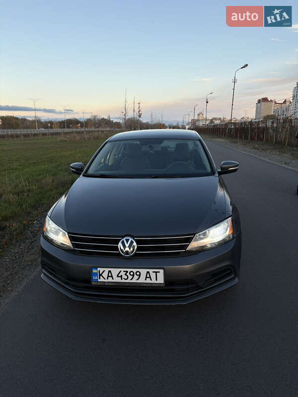 Седан Volkswagen Jetta 2015 в Києві
