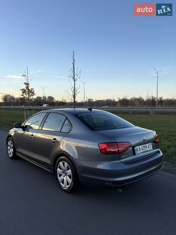 Седан Volkswagen Jetta 2015 в Києві