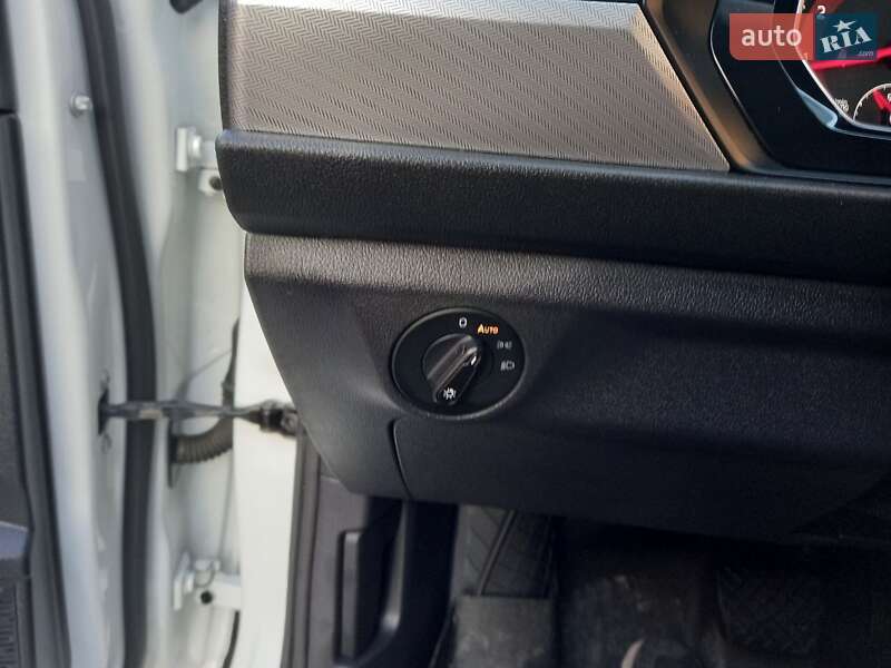 Седан Volkswagen Jetta 2018 в Львові фото 46 Седан Volkswagen Jetta 2018 в Львові