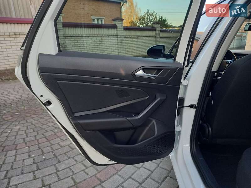 Седан Volkswagen Jetta 2018 в Львові фото 51 Седан Volkswagen Jetta 2018 в Львові