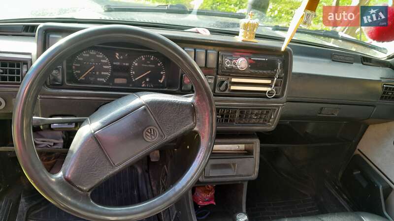 Седан Volkswagen Jetta 1985 в Чернівцях
