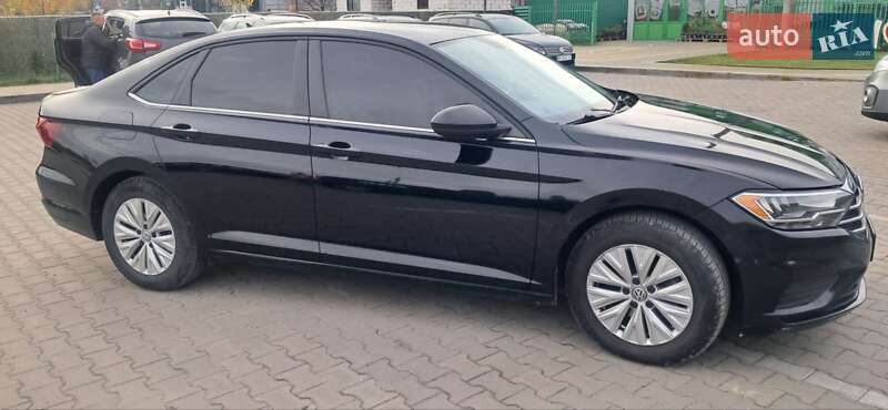 Седан Volkswagen Jetta 2018 в Вараше фото 3 Седан Volkswagen Jetta 2018 в Вараше