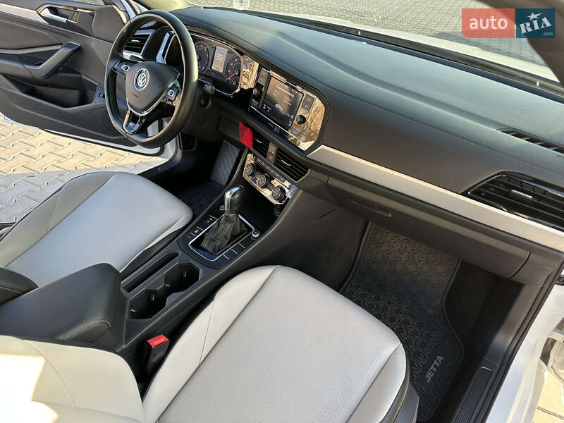 Седан Volkswagen Jetta 2019 в Кривом Роге