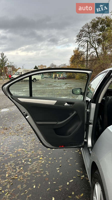 Седан Volkswagen Jetta 2015 в Лубнах