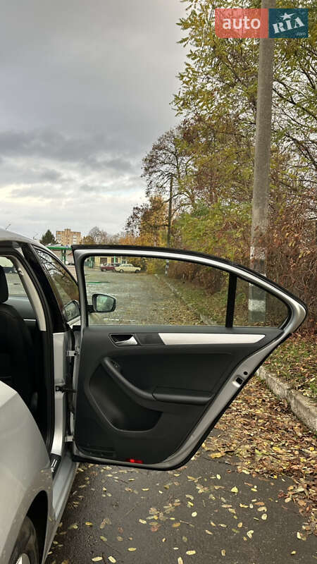 Седан Volkswagen Jetta 2015 в Лубнах