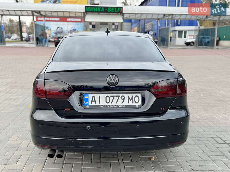 Седан Volkswagen Jetta 2014 в Киеве