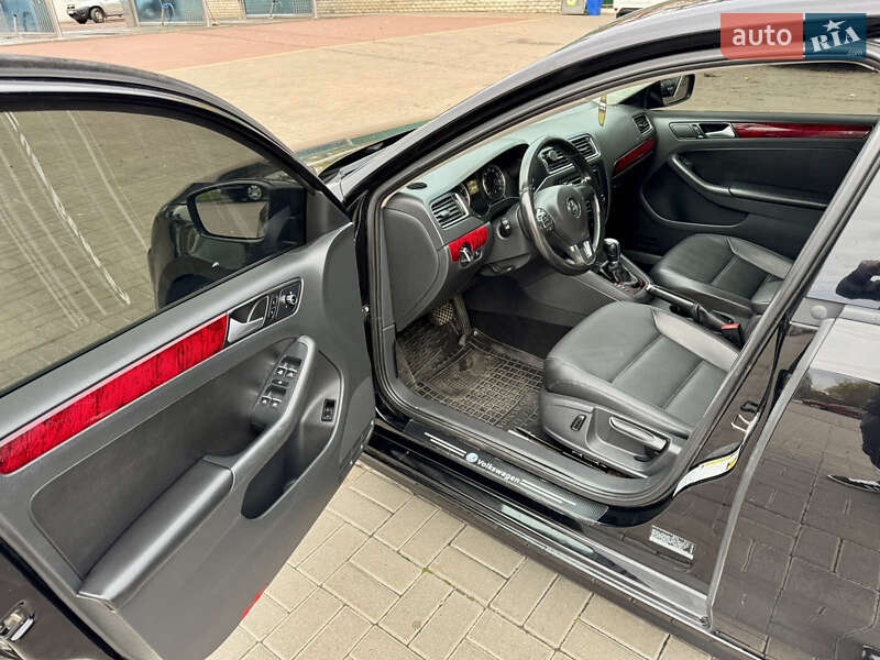 Седан Volkswagen Jetta 2014 в Киеве