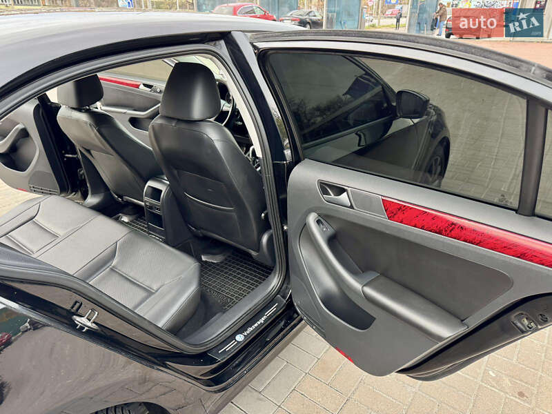 Седан Volkswagen Jetta 2014 в Киеве