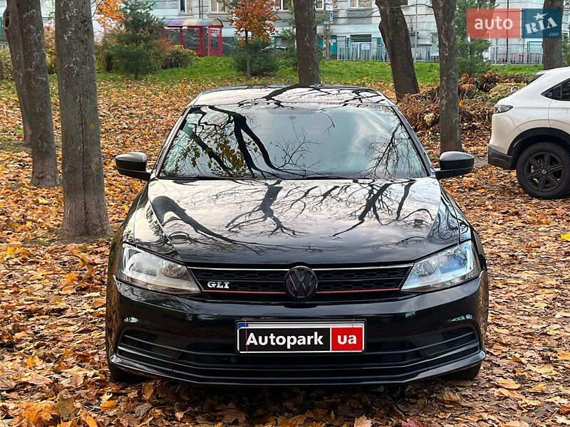 Седан Volkswagen Jetta 2015 в Киеве