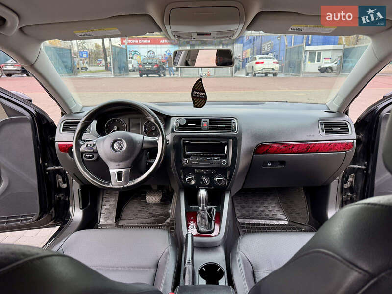 Седан Volkswagen Jetta 2014 в Киеве
