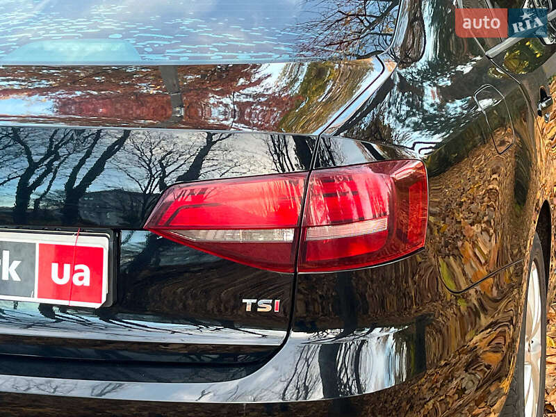 Седан Volkswagen Jetta 2015 в Киеве