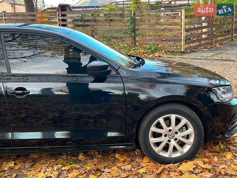 Седан Volkswagen Jetta 2015 в Киеве