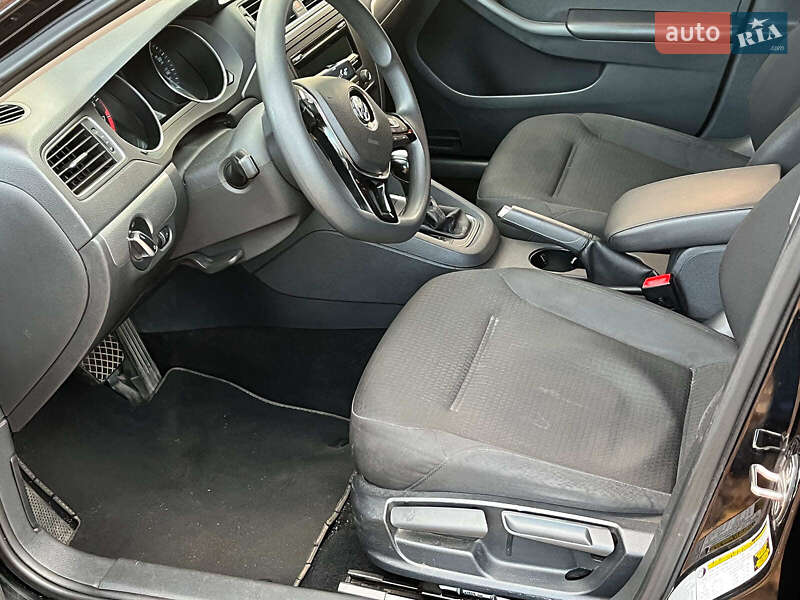 Седан Volkswagen Jetta 2015 в Киеве
