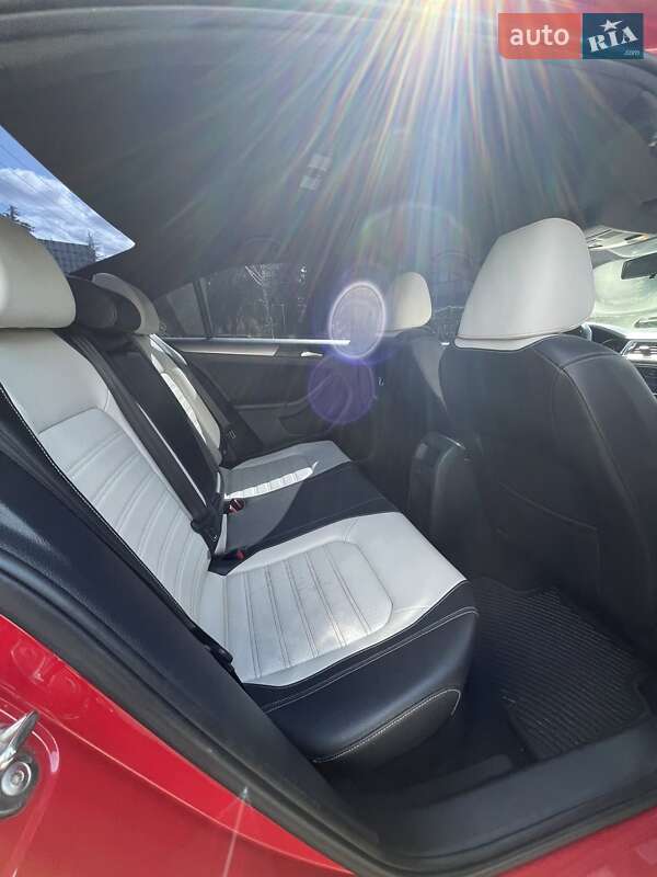 Седан Volkswagen Jetta 2015 в Киеве фото 10 Седан Volkswagen Jetta 2015 в Киеве