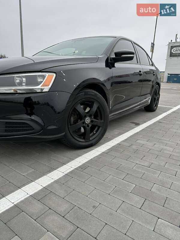 Седан Volkswagen Jetta 2014 в Києві