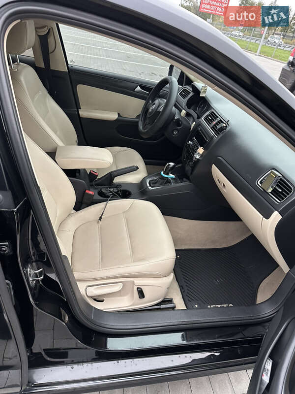 Седан Volkswagen Jetta 2014 в Києві