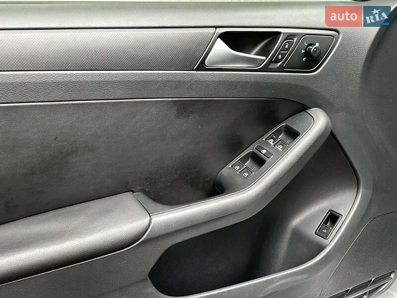 Седан Volkswagen Jetta 2014 в Киеве