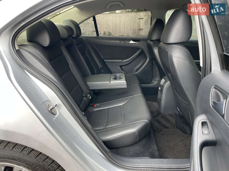 Седан Volkswagen Jetta 2014 в Киеве