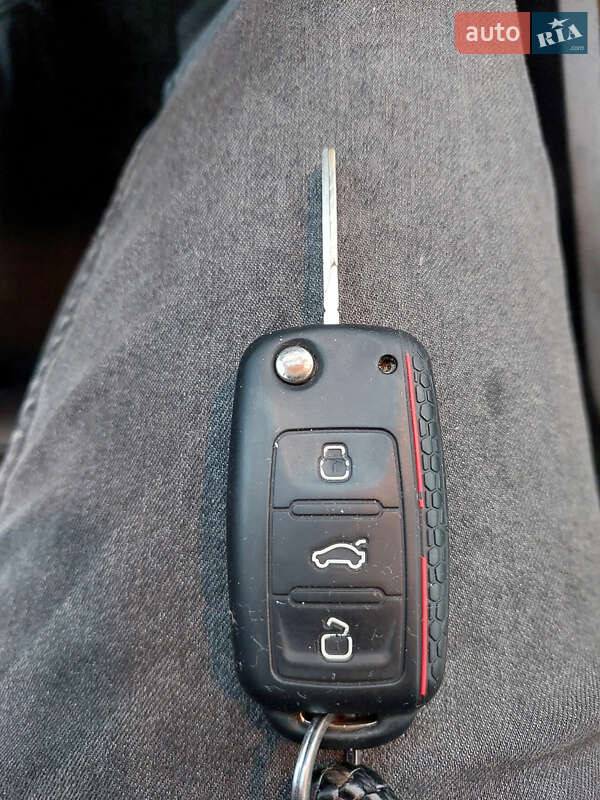 Седан Volkswagen Jetta 2015 в Киеве фото 42 Седан Volkswagen Jetta 2015 в Киеве