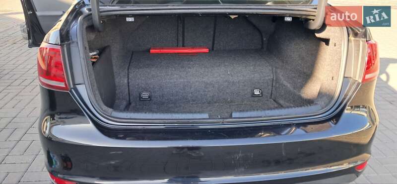 Седан Volkswagen Jetta 2013 в Києві фото 7 Седан Volkswagen Jetta 2013 в Києві