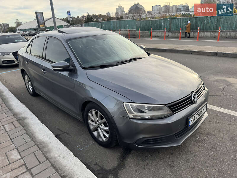Седан Volkswagen Jetta 2011 в Києві