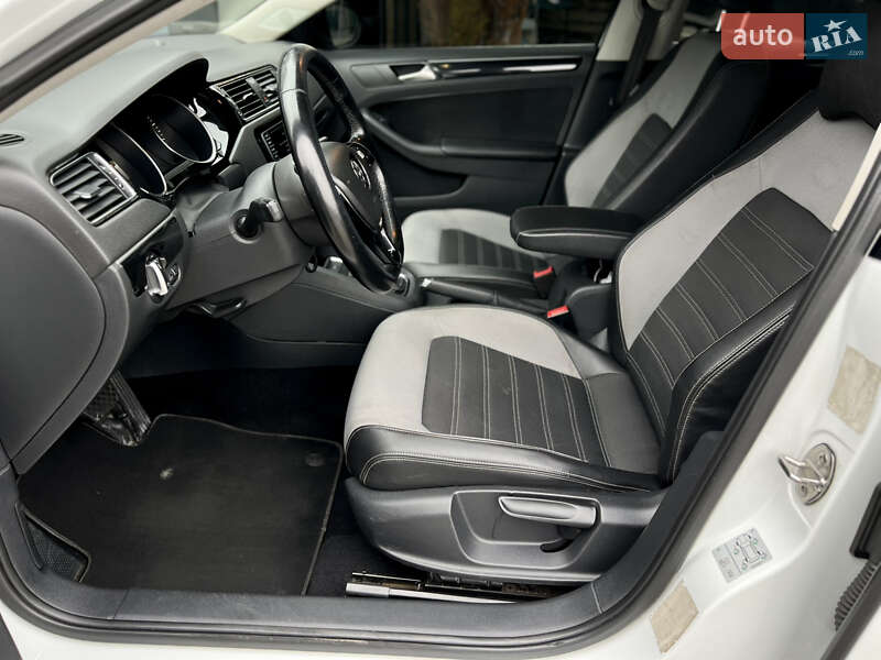 Седан Volkswagen Jetta 2016 в Одессе