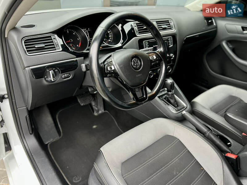 Седан Volkswagen Jetta 2016 в Одессе