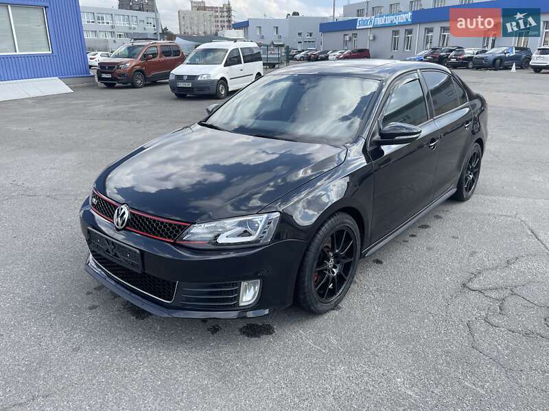 Седан Volkswagen Jetta 2015 в Києві фото 2 Седан Volkswagen Jetta 2015 в Києві
