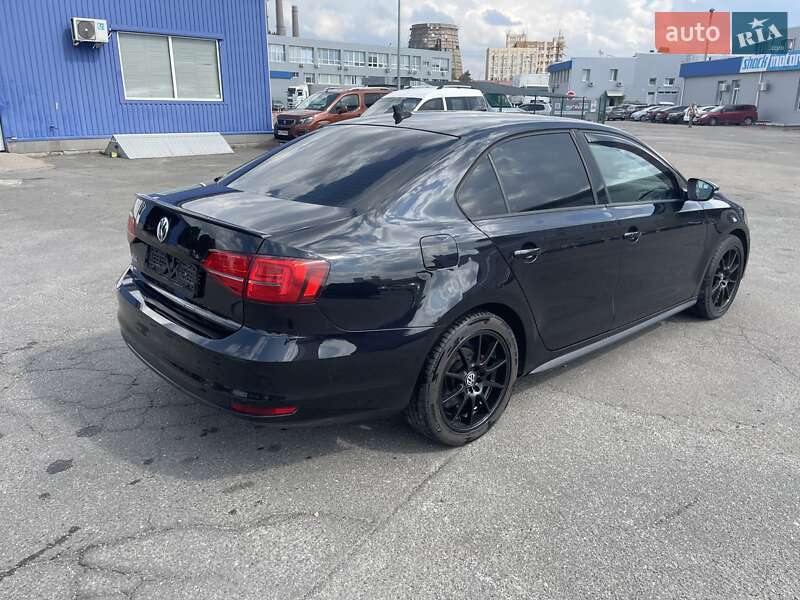 Седан Volkswagen Jetta 2015 в Києві фото 21 Седан Volkswagen Jetta 2015 в Києві