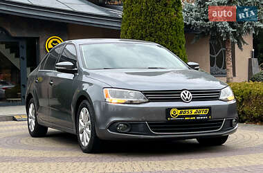 Седан Volkswagen Jetta 2013 в Львові
