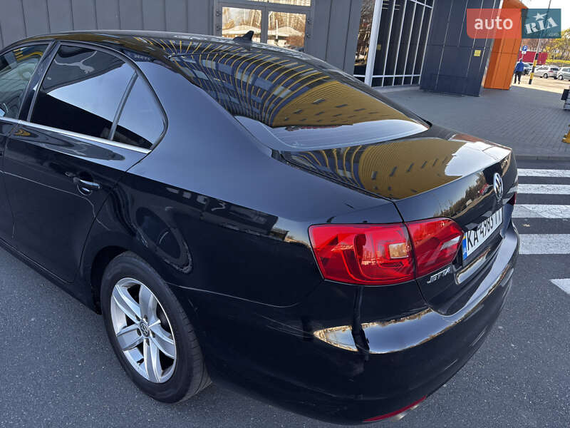 Седан Volkswagen Jetta 2011 в Киеве