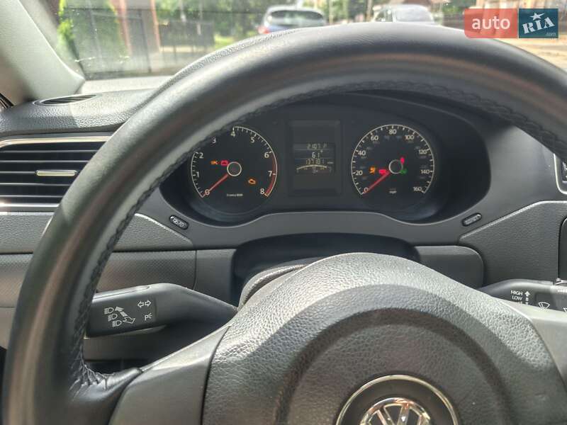 Седан Volkswagen Jetta 2012 в Ивано-Франковске фото 9 Седан Volkswagen Jetta 2012 в Ивано-Франковске
