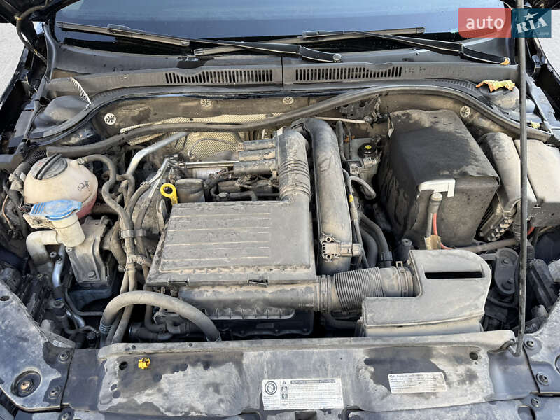 Седан Volkswagen Jetta 2015 в Запорожье