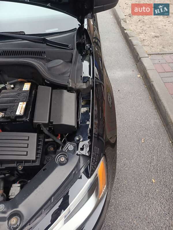 Седан Volkswagen Jetta 2014 в Днепре