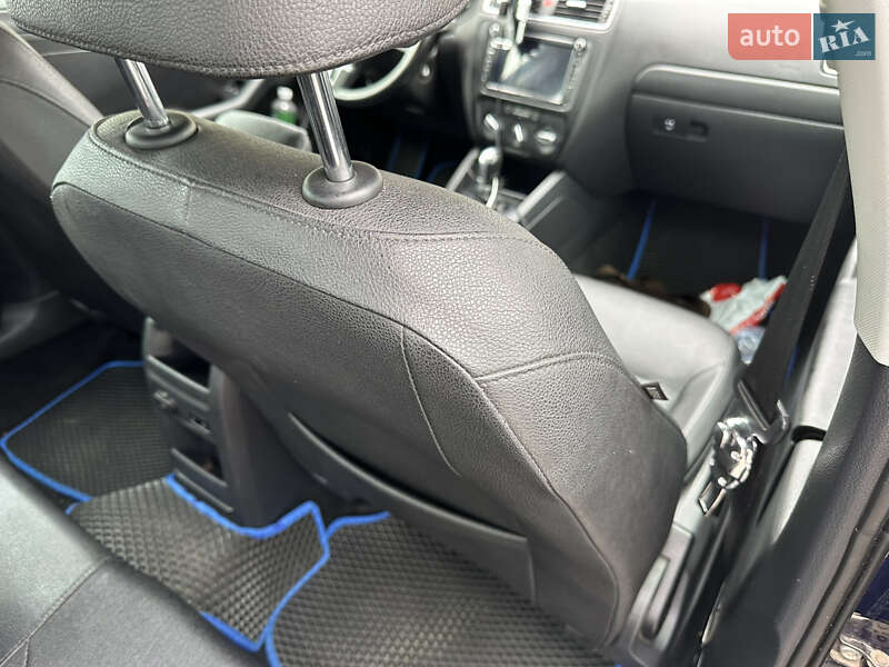 Седан Volkswagen Jetta 2012 в Киеве
