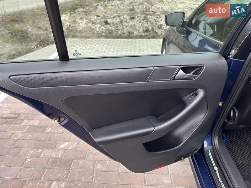 Седан Volkswagen Jetta 2012 в Киеве