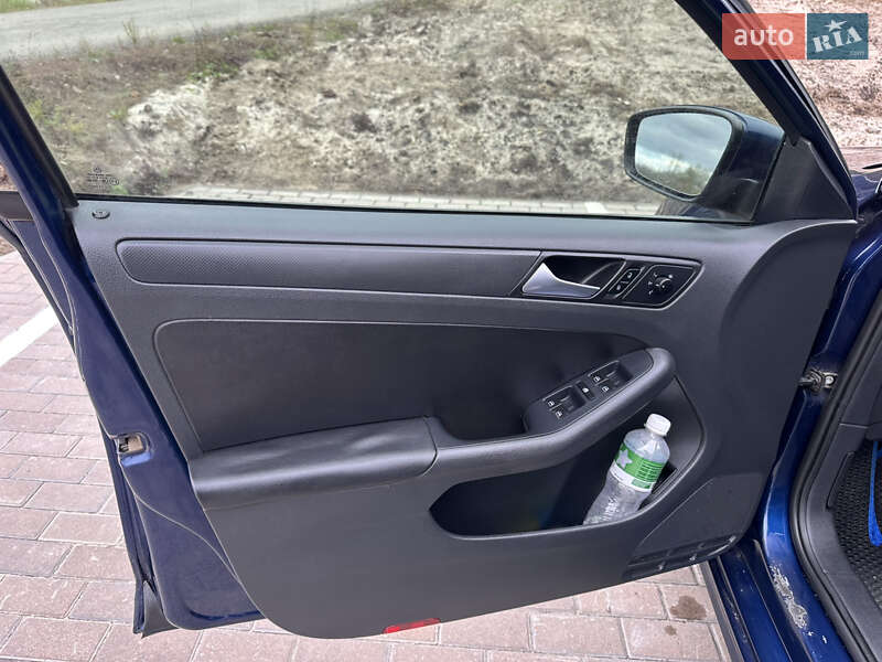 Седан Volkswagen Jetta 2012 в Киеве