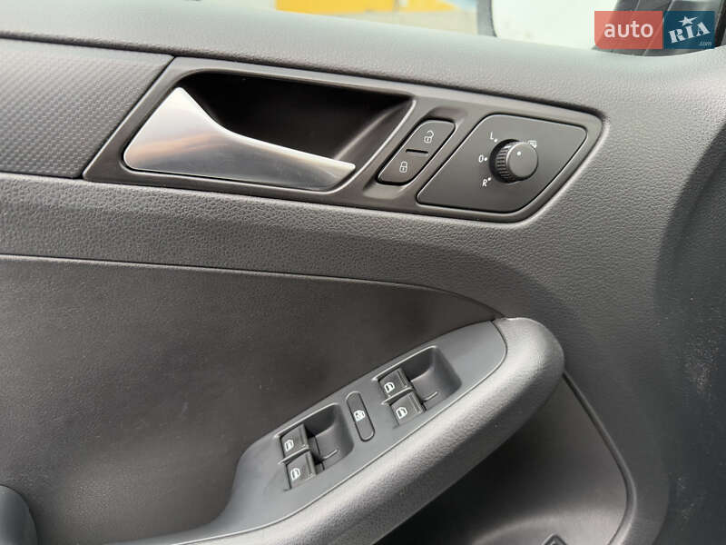 Седан Volkswagen Jetta 2014 в Дніпрі фото 20 Седан Volkswagen Jetta 2014 в Дніпрі
