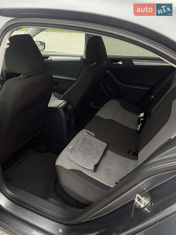 Седан Volkswagen Jetta 2017 в Запорожье