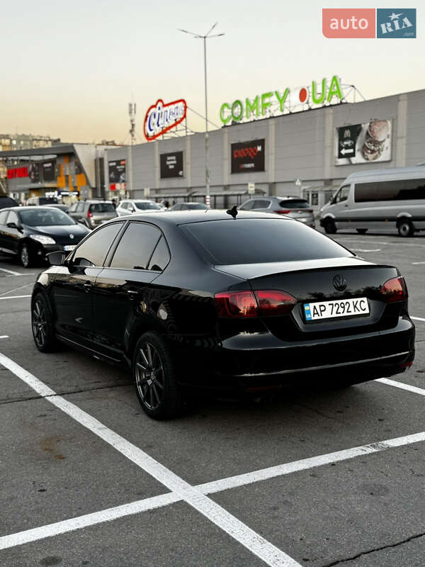 Седан Volkswagen Jetta 2012 в Запоріжжі