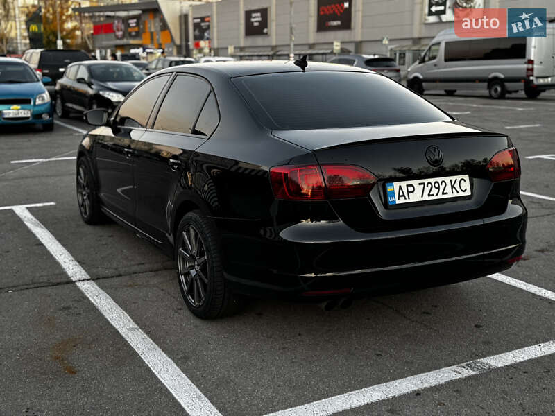 Седан Volkswagen Jetta 2012 в Запоріжжі