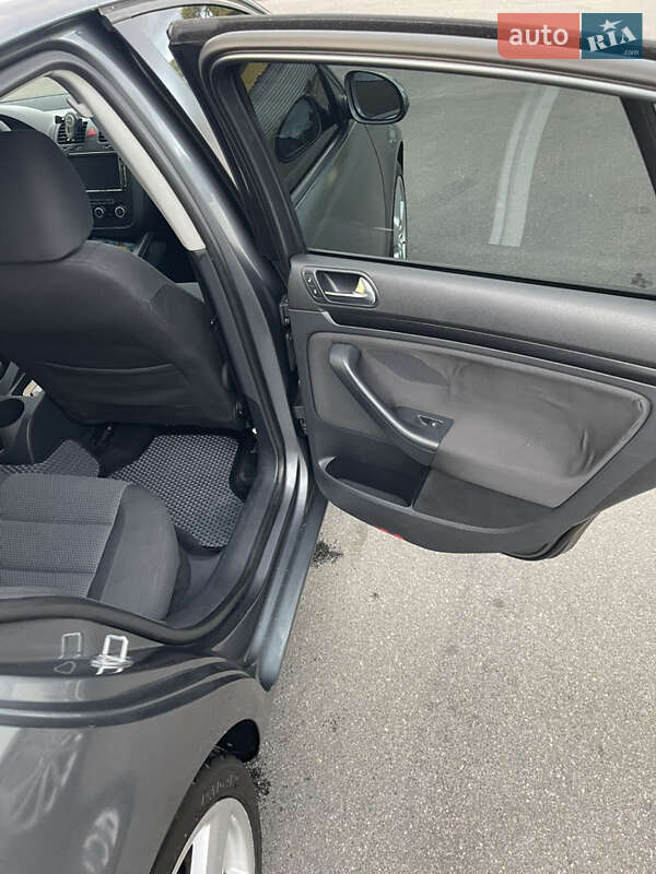 Седан Volkswagen Jetta 2009 в Києві