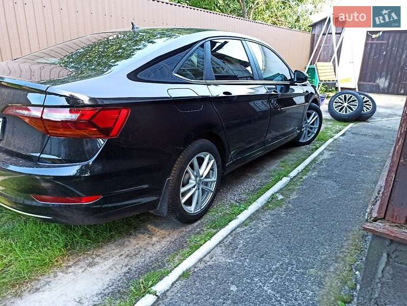 Седан Volkswagen Jetta 2019 в Сарнах