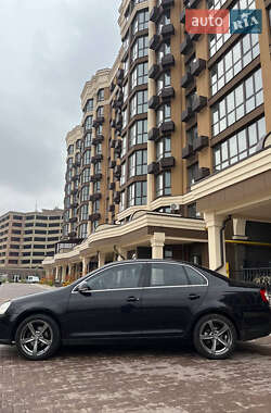 Седан Volkswagen Jetta 2006 в Києві