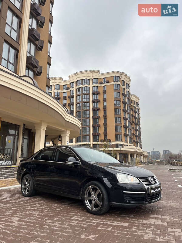 Седан Volkswagen Jetta 2006 в Киеве