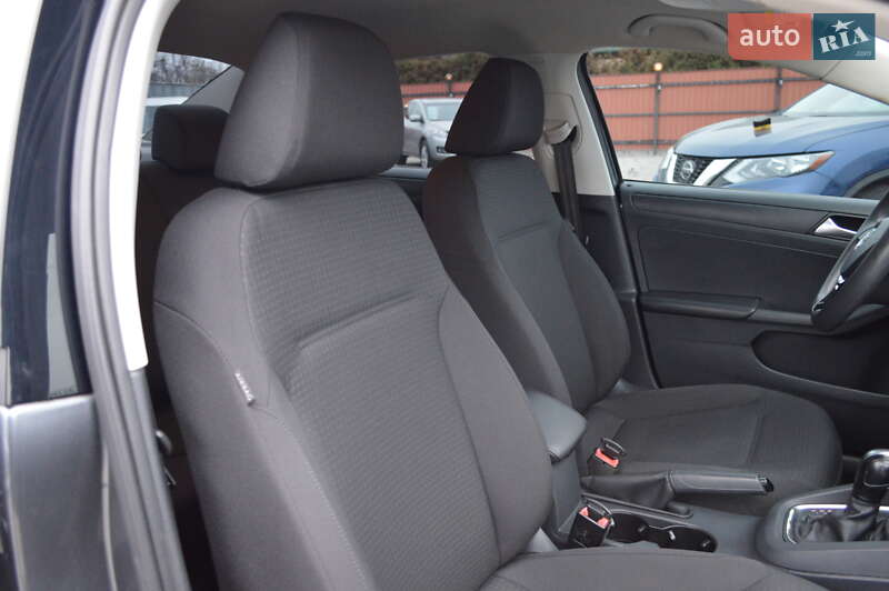 Седан Volkswagen Jetta 2016 в Кропивницькому фото 19 Седан Volkswagen Jetta 2016 в Кропивницькому