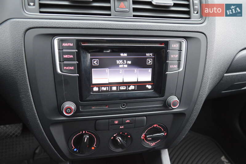 Седан Volkswagen Jetta 2016 в Кропивницькому фото 22 Седан Volkswagen Jetta 2016 в Кропивницькому